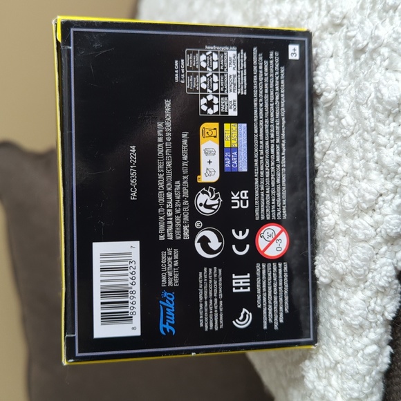 Funko Pop Ben Kenobi Target Exclusive 572 NIB - Picture 6 of 8